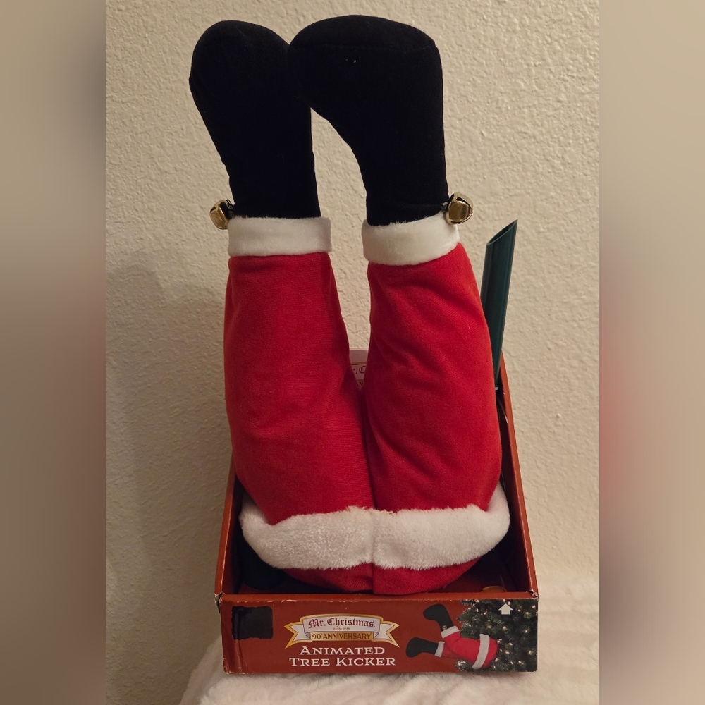 Mr. Christmas 16" Animated Santa Tree Kicker NEW